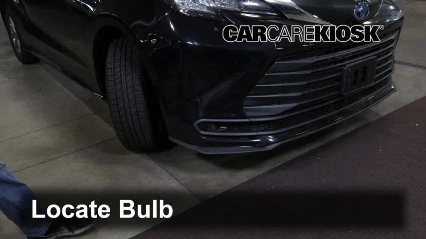 2022 Toyota Sienna LE 2.5L 4 Cyl. Éclairage Feu antibrouillard (remplacer l'ampoule)